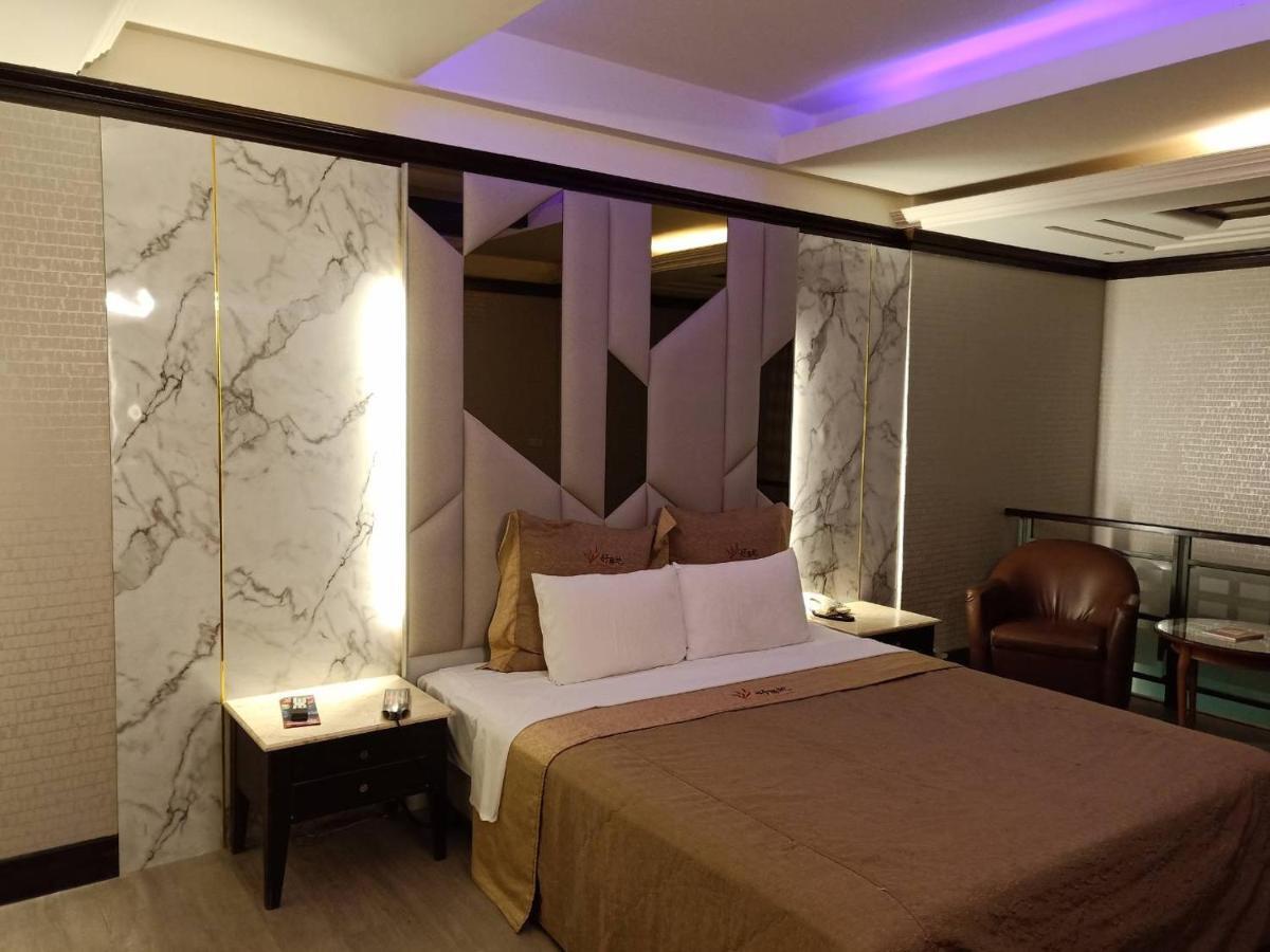 Xin Yuan Motel Taichung Exterior foto